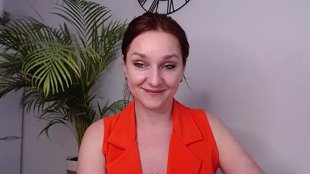 Snapshot of AliciaDesire chatting on 03-12-25, 11:10 AliciaDesire online show from 03-12-25, 11:10