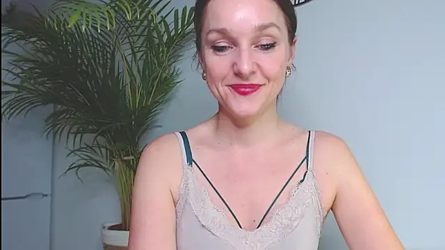 Snapshot of AliciaDesire chatting on 12-19-24, 06:34 AliciaDesire online show from 12-19-24, 06:34