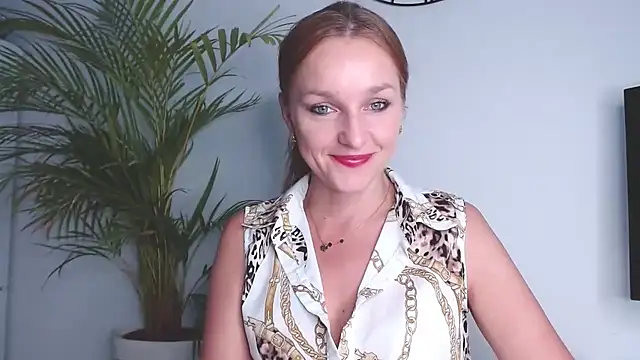 Snapshot of AliciaDesire chatting on 10-01-25, 06:07 AliciaDesire online show from 10-01-25, 06:07