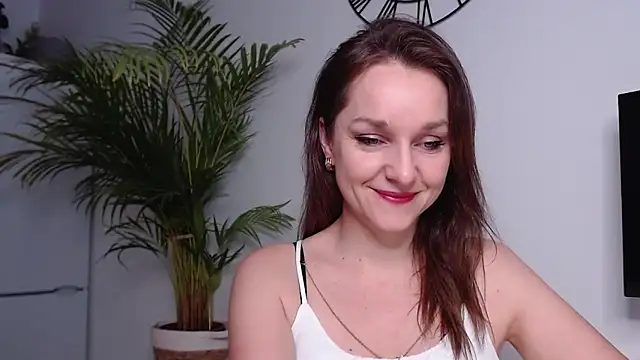 Snapshot of AliciaDesire chatting on 01-20-25, 07:58 AliciaDesire online show from 01-20-25, 07:58