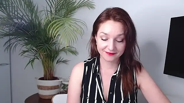 Snapshot of AliciaDesire chatting on 03-11-25, 08:19 AliciaDesire online show from 03-11-25, 08:19