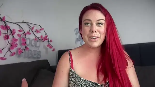 Snapshot of redxxxvixen chatting on 06-17-26, 01:10 redxxxvixen online show from 06-17-26, 01:10