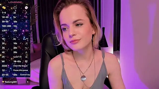 Snapshot of JessicaBeverly chatting on 03-03-25, 02:11 JessicaBeverly online show from 03-03-25, 02:11