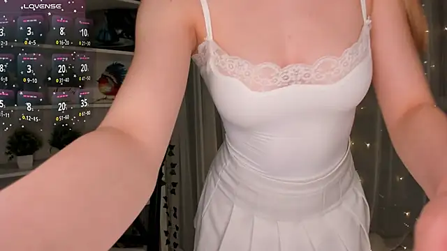 IsabellaTorrance online show from 02-26-25, 03:43