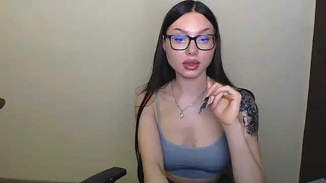 Snapshot of Cutesweetheart chatting on 02-04-25, 03:47 Cutesweetheart online show from 02-04-25, 03:47