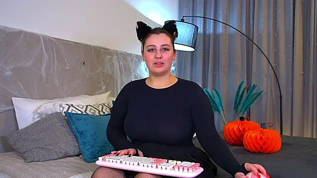 MaryMurray online show from 10-31-25, 07:16