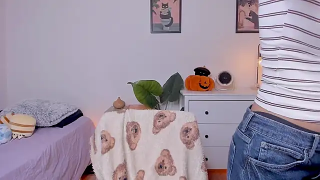 Adriennesexxx online show from 10-04-25, 09:05