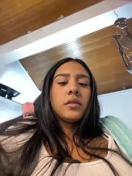 Snapshot of Shaarongp chatting on 10-10-25, 04:24 Shaarongp online show from 10-10-25, 04:24
