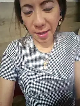 Snapshot of Lunababymylove chatting on 04-04-26, 11:22 Lunababymylove online show from 04-04-26, 11:22