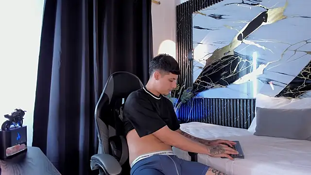 kyle smithxx online show from 01-06-26, 05:33