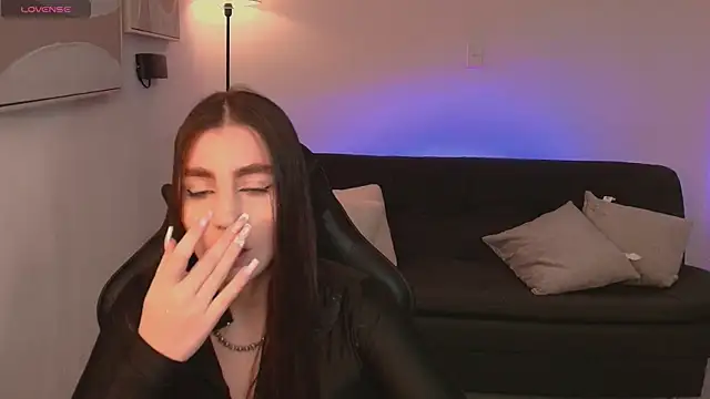 DolcieElliot online show from 10-21-25, 09:14