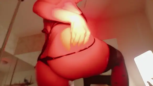 Snapshot of Sumaq_moon chatting on 06-29-26, 01:23 Sumaq moon online show from 06-29-26, 01:23