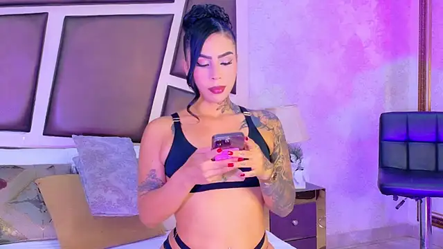 GiahDaniels online show from 06-03-26, 01:39