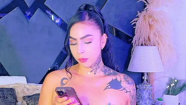 GiahDaniels online show from 07-09-26, 05:45