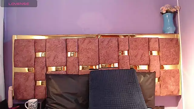 Snapshot of ling_ling24 chatting on 02-12-25, 03:40 ling ling24 online show from 02-12-25, 03:40