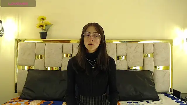 Snapshot of ling_ling24 chatting on 03-18-25, 03:12 ling ling24 online show from 03-18-25, 03:12