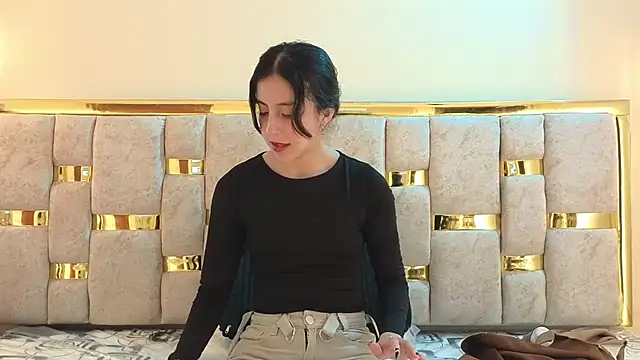 Snapshot of ling_ling24 chatting on 12-02-25, 03:19 ling ling24 online show from 12-02-25, 03:19