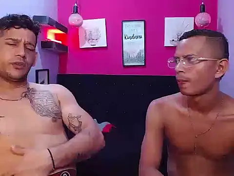 hugecocks hot online show from 05-21-26, 08:39