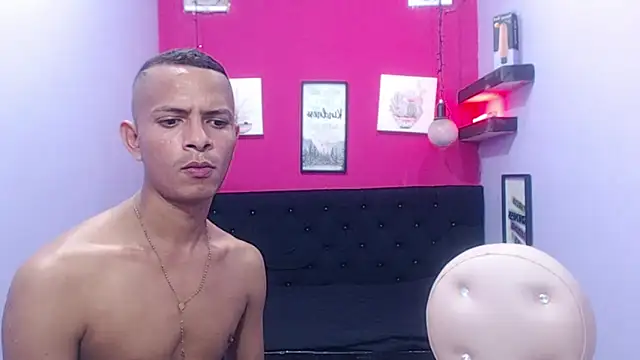 hugecocks hot online show from 05-06-26, 07:18