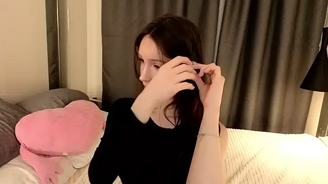 Victoria Thomsons1 online show from 05-12-26, 01:50