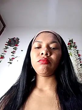 DIORA Latina online show from 10-20-25, 04:14