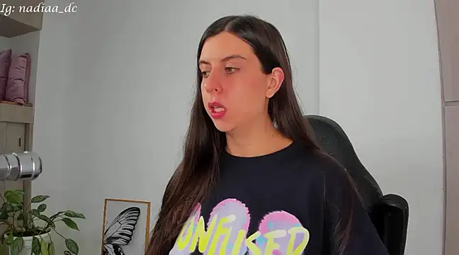 Nadiaa  online show from 02-15-25, 03:31