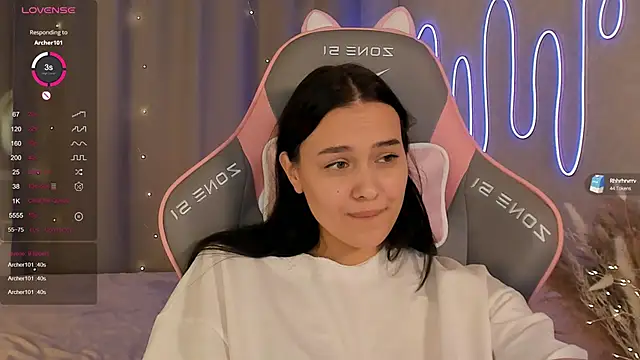 Snapshot of _Sweetie_ chatting on 02-15-25, 01:16 Sweetie online show from 02-15-25, 01:16