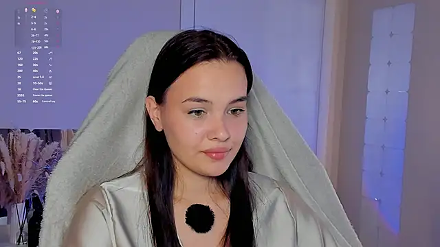 Snapshot of _Sweetie_ chatting on 10-16-25, 05:32 Sweetie online show from 10-16-25, 05:32