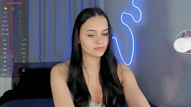 Snapshot of _Sweetie_ chatting on 02-05-25, 05:31 Sweetie online show from 02-05-25, 05:31