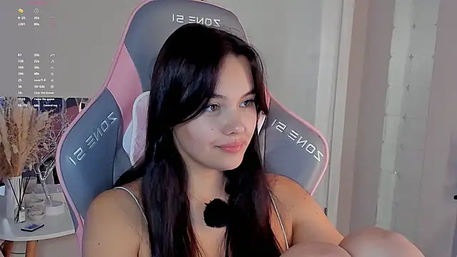 Snapshot of _Sweetie_ chatting on 09-25-25, 02:56 Sweetie online show from 09-25-25, 02:56