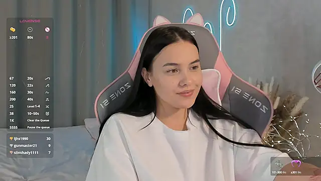 Snapshot of _Sweetie_ chatting on 03-17-25, 05:27 Sweetie online show from 03-17-25, 05:27