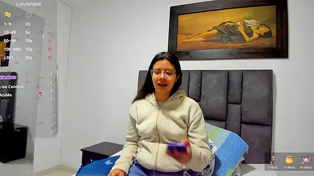 Vahiolet smith online show from 06-19-26, 03:23