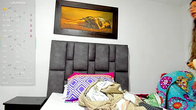 Vahiolet smith online show from 06-17-26, 03:06