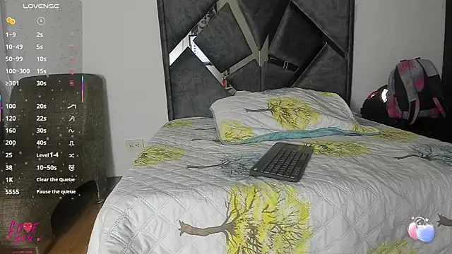 Vahiolet smith online show from 11-07-25, 03:22