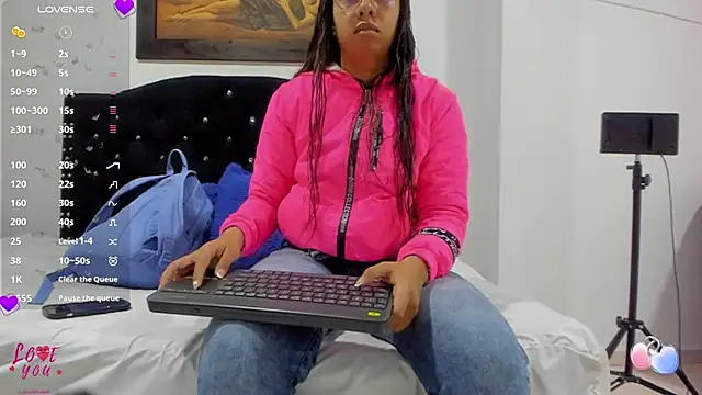 Vahiolet smith online show from 12-04-25, 03:27