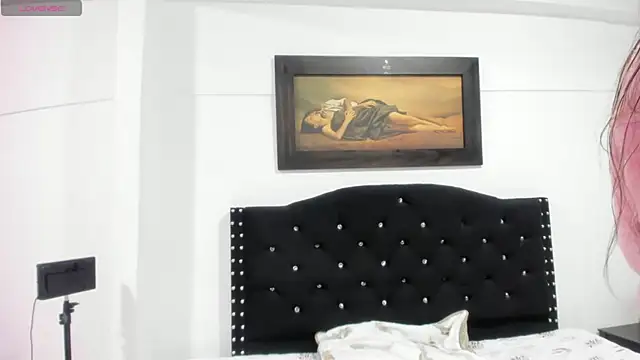 Vahiolet smith online show from 11-26-25, 02:00