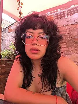 Snapshot of Fun_Everywhere chatting on 04-14-26, 06:02 Fun Everywhere online show from 04-14-26, 06:02