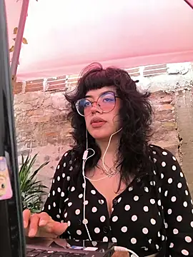 Snapshot of Fun_Everywhere chatting on 04-07-26, 09:49 Fun Everywhere online show from 04-07-26, 09:49