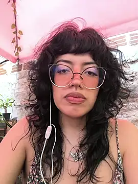 Snapshot of Fun_Everywhere chatting on 04-12-26, 05:49 Fun Everywhere online show from 04-12-26, 05:49