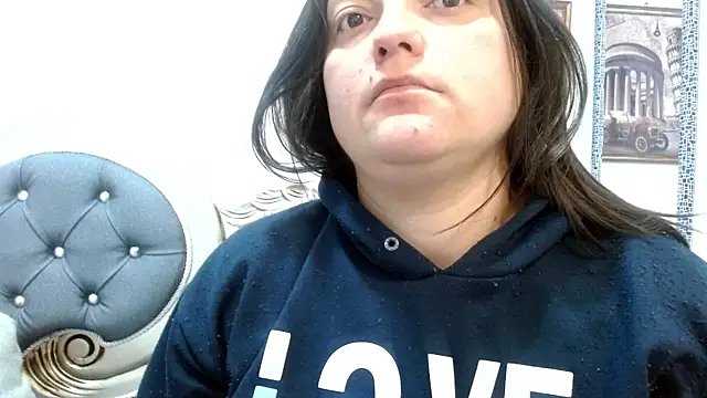 Snapshot of KataleyaStiward chatting on 06-11-26, 12:24 KataleyaStiward online show from 06-11-26, 12:24