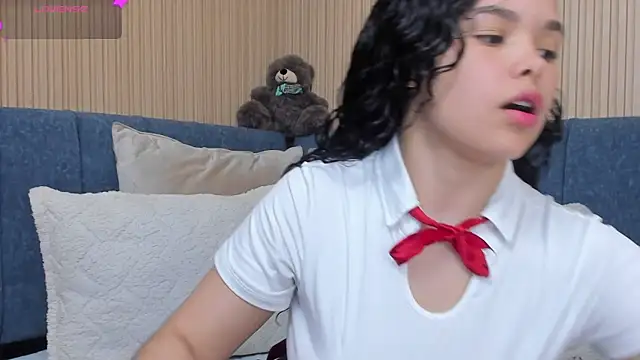 Snapshot of angeline_teen chatting on 09-17-25, 12:07 angeline teen online show from 09-17-25, 12:07