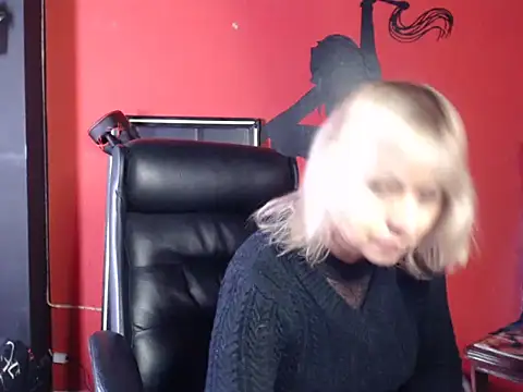 KLOE PIELL online show from 04-25-26, 03:53