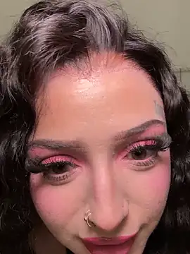 Snapshot of exoticmisfitt chatting on 02-12-26, 04:23 exoticmisfitt online show from 02-12-26, 04:23