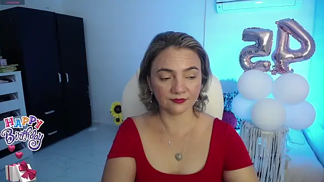 Snapshot of Ghada_milf chatting on 01-13-25, 01:49 Ghada milf online show from 01-13-25, 01:49