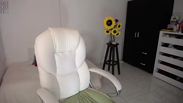 Snapshot of Ghada_milf chatting on 03-09-25, 12:31 Ghada milf online show from 03-09-25, 12:31