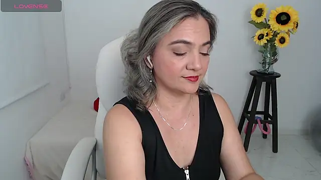 Snapshot of Ghada_milf chatting on 10-21-25, 12:00 Ghada milf online show from 10-21-25, 12:00