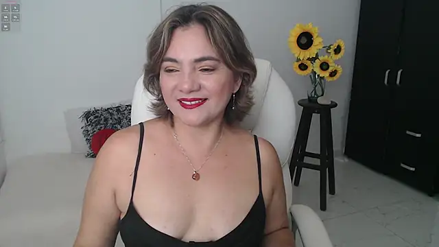 Snapshot of Ghada_milf chatting on 03-19-25, 08:43 Ghada milf online show from 03-19-25, 08:43