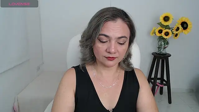 Snapshot of Ghada_milf chatting on 10-17-25, 11:39 Ghada milf online show from 10-17-25, 11:39