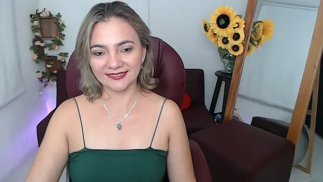 Snapshot of Ghada_milf chatting on 06-23-26, 10:41 Ghada milf online show from 06-23-26, 10:41