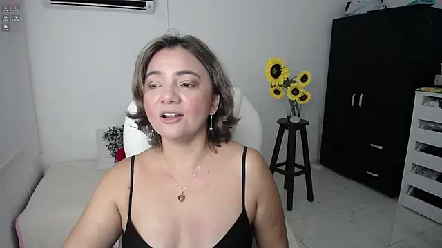 Snapshot of Ghada_milf chatting on 03-14-25, 11:34 Ghada milf online show from 03-14-25, 11:34